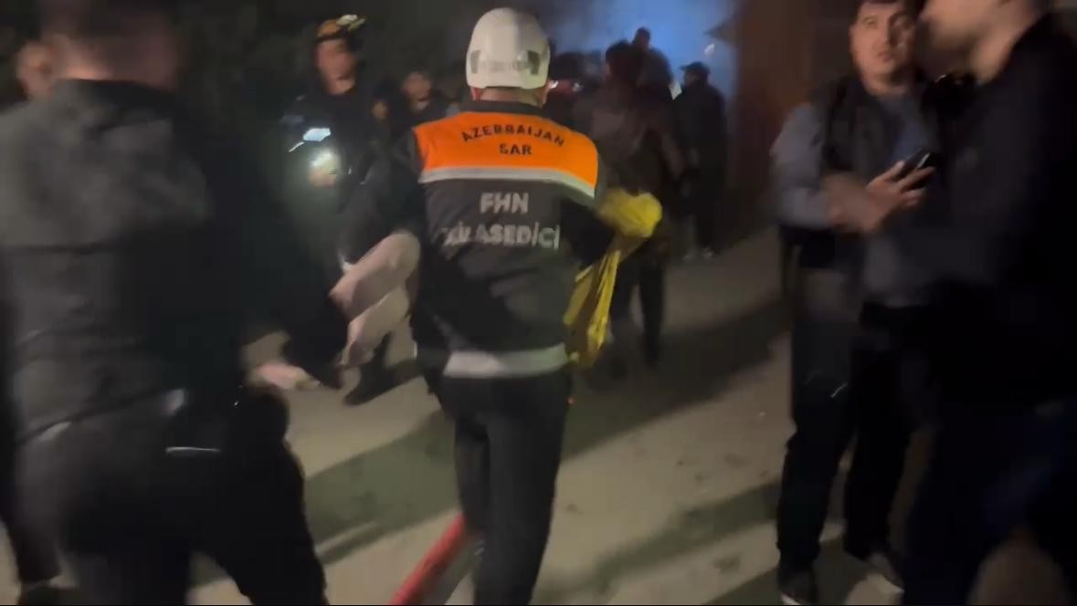 Yasamaldakı yanğında üç nəfər ölüb, 20 nəfər zəhərlənib - YENİLƏNİB (FOTOLAR/VİDEO)